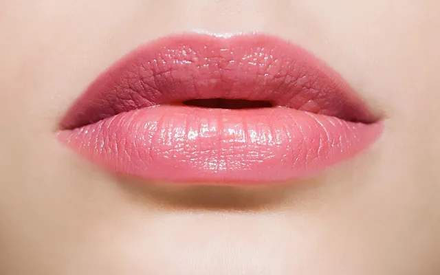 10 Tips Menghilangkan Bekas Luka di Bibir Secara Alami, Mudah dan Cepat