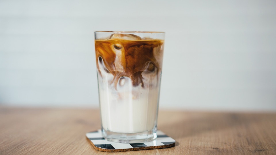 9 Efek Minum Kopi Campur Susu: Kombinasi Super Nikmat yang Perlu Diwaspadai
